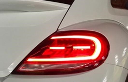 適用: VW フォルクスワーゲン/VOLKSWAGEN ビートル 2013 2014 2018 テール ライト ノース アメリカ デザイン LED リア ランプ DRL + レッド AL HH 1358 AL :502738570:オートパーツエージェンシー3号店