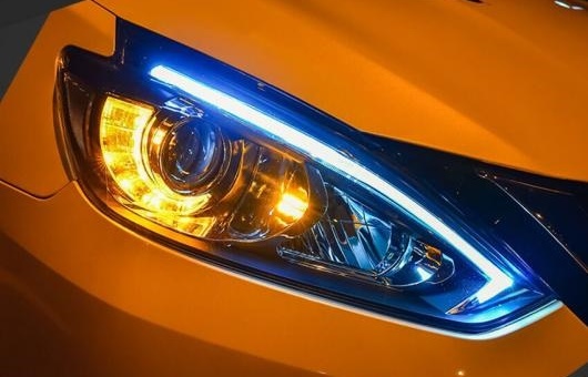 超ポイント祭?期間限定】 ヘッドライト 適用: 日産 シルフ 2016 LED