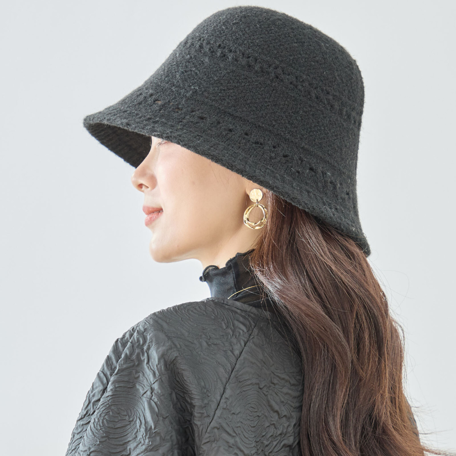 TRUBE バケットハット 透かし編みニットバケットハット ブラック