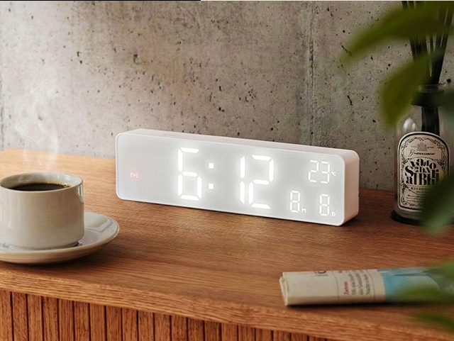 SLOWER（スロウワー） 選べる豪華特典 LED WiFi CLOCK ブエノ 置き時計
