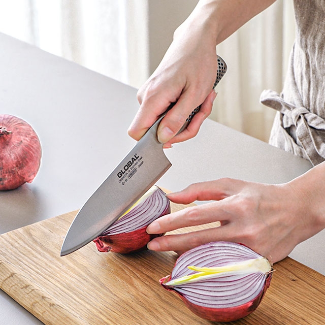 グローバル 豪華特典付き 包丁 牛刀16cm 2点セット GST-A58 シェフナイフ 万能包丁 オールステンレス 日本製 燕三条 小さめ 家庭用 両刃 右利き 左利き プロ | GLOBAL | 18