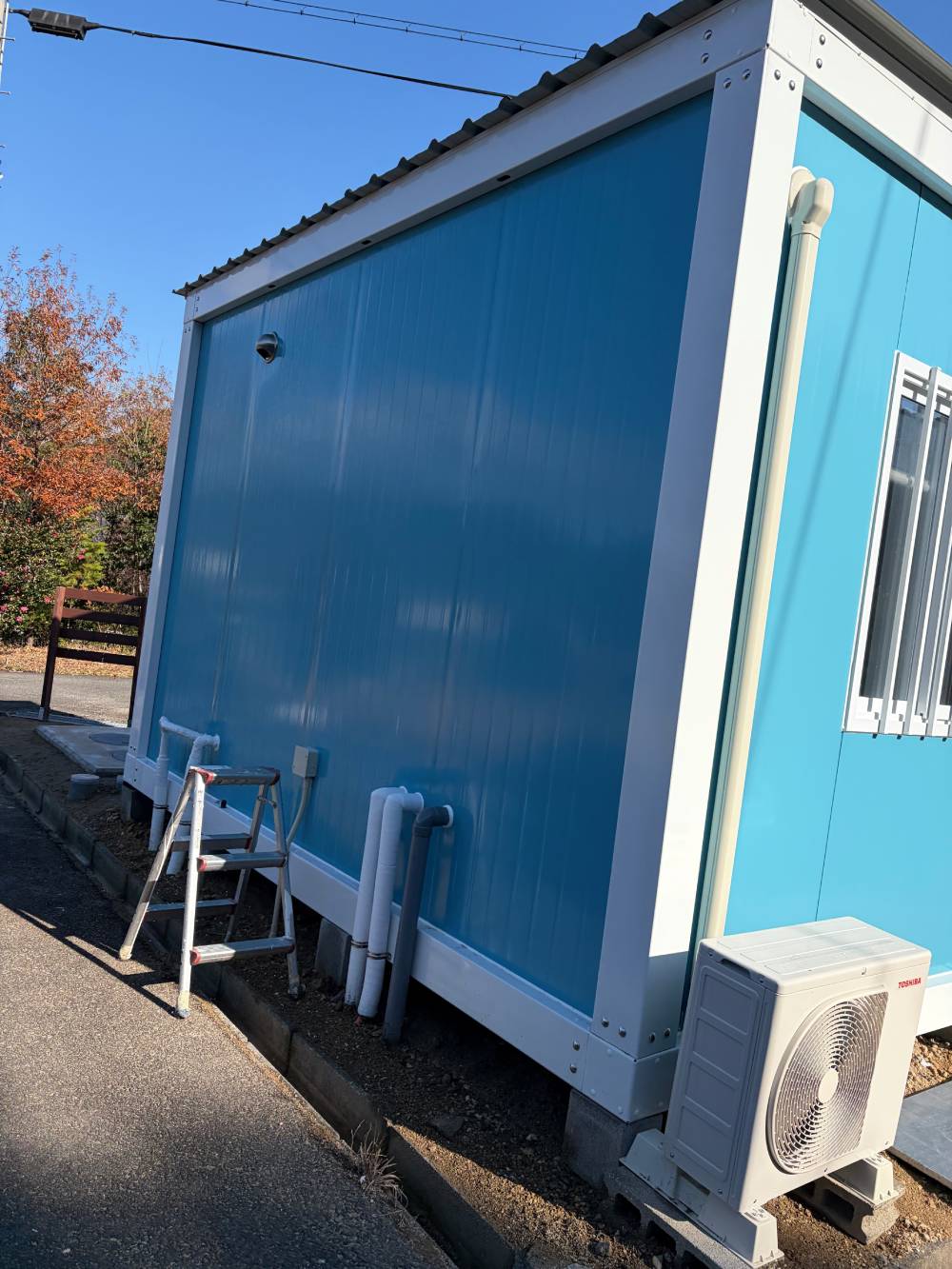 プレハブハウス　現場事務所　作業スペース　趣味の部屋 プレハブ ユニットハウス 趣味部屋 倉庫物置 喫煙所 事務所 休憩室