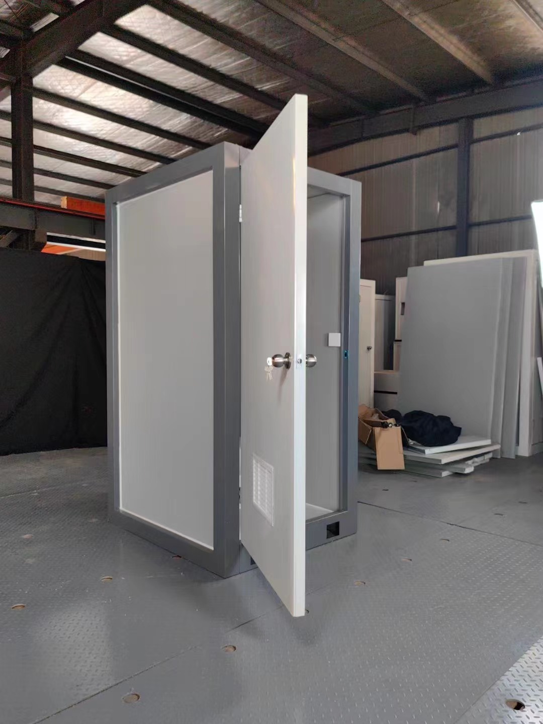 仮設トイレ 新品 簡易水洗 1.3*1.37*2.25m 工事現場 建築現場 公園