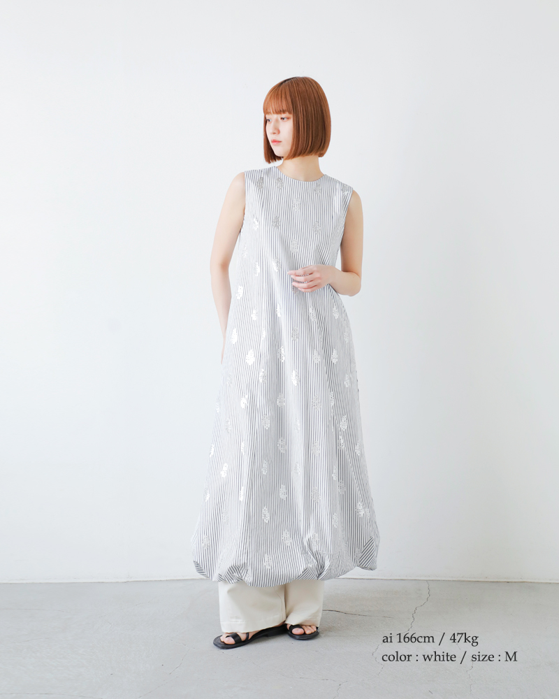シンプルラインワインカラーフォーマルドレス