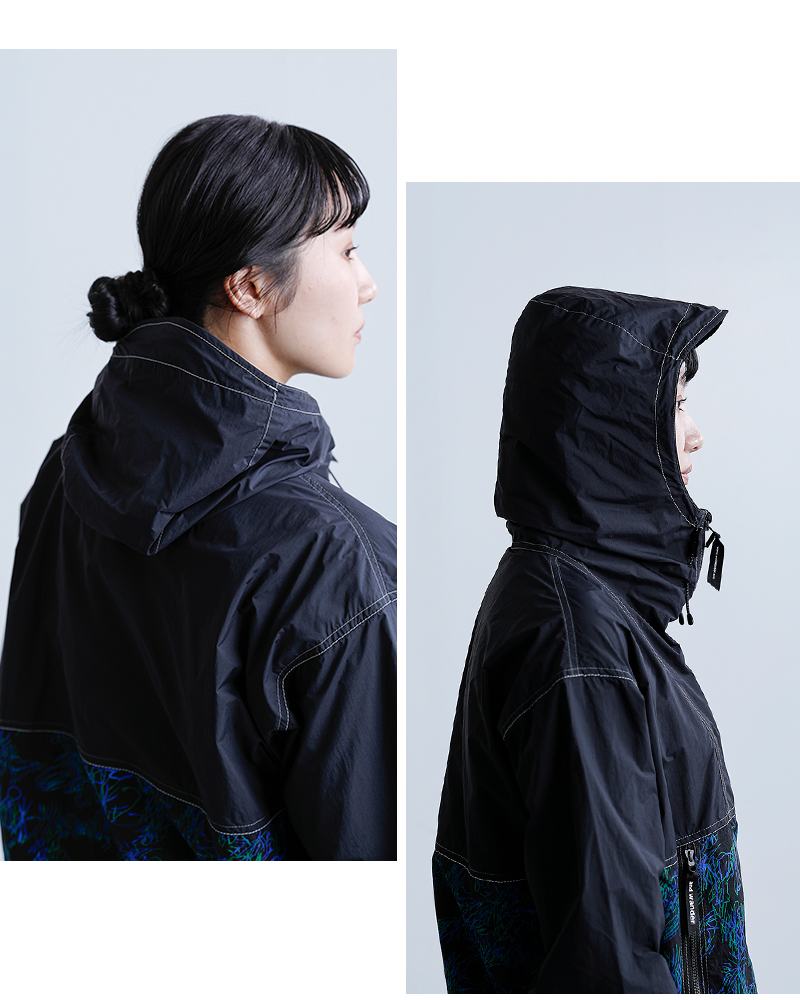 and wander（アンドワンダー） プリント ウィンドジャケット printed