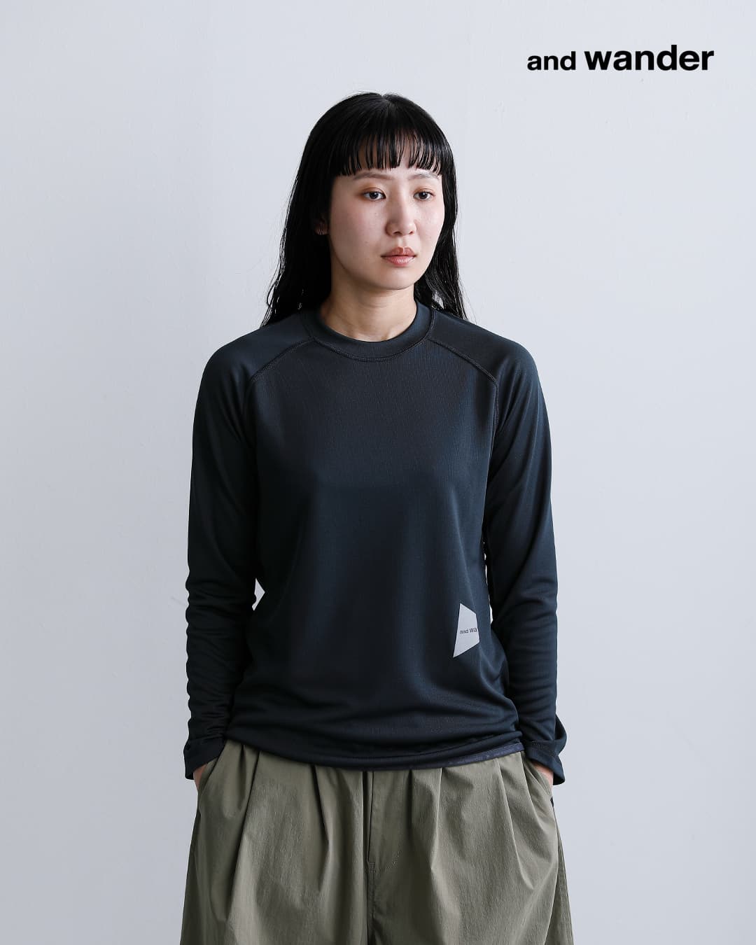 and wander（アンドワンダー） ドライジャージー ラグラン 長袖Tシャツ