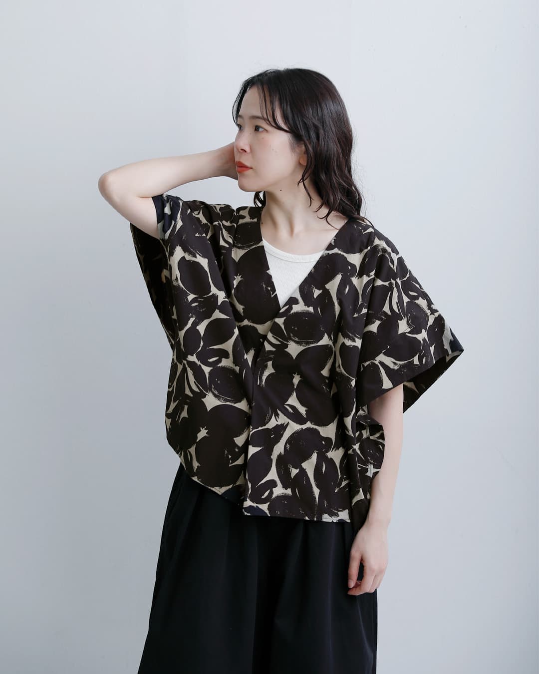 SAC ハバーサック HAVERSACK ブラッシュドフラワープリント Vネック