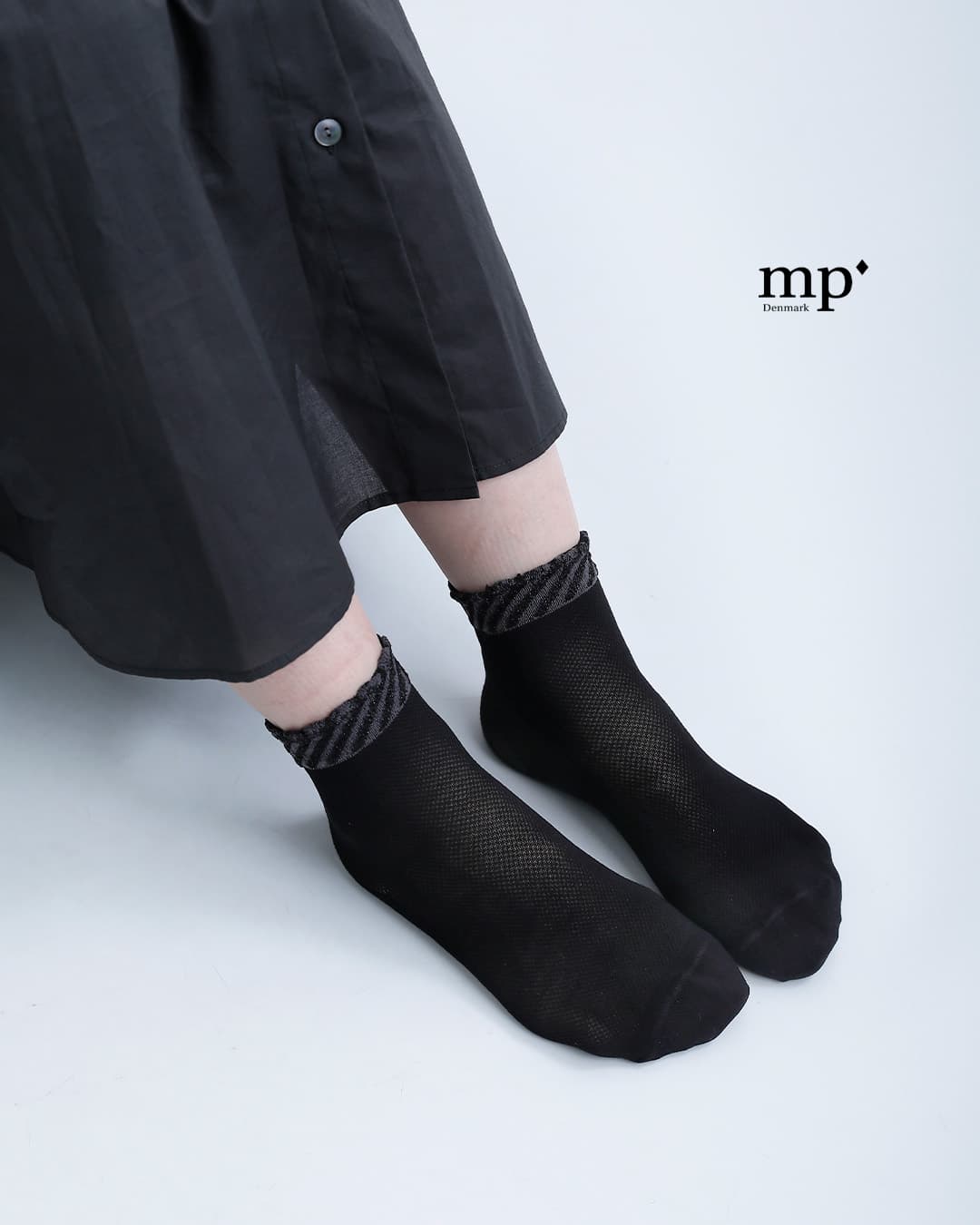 Pierre Mantoux レースリブ付き黒ショートソックス Pierre Mantoux