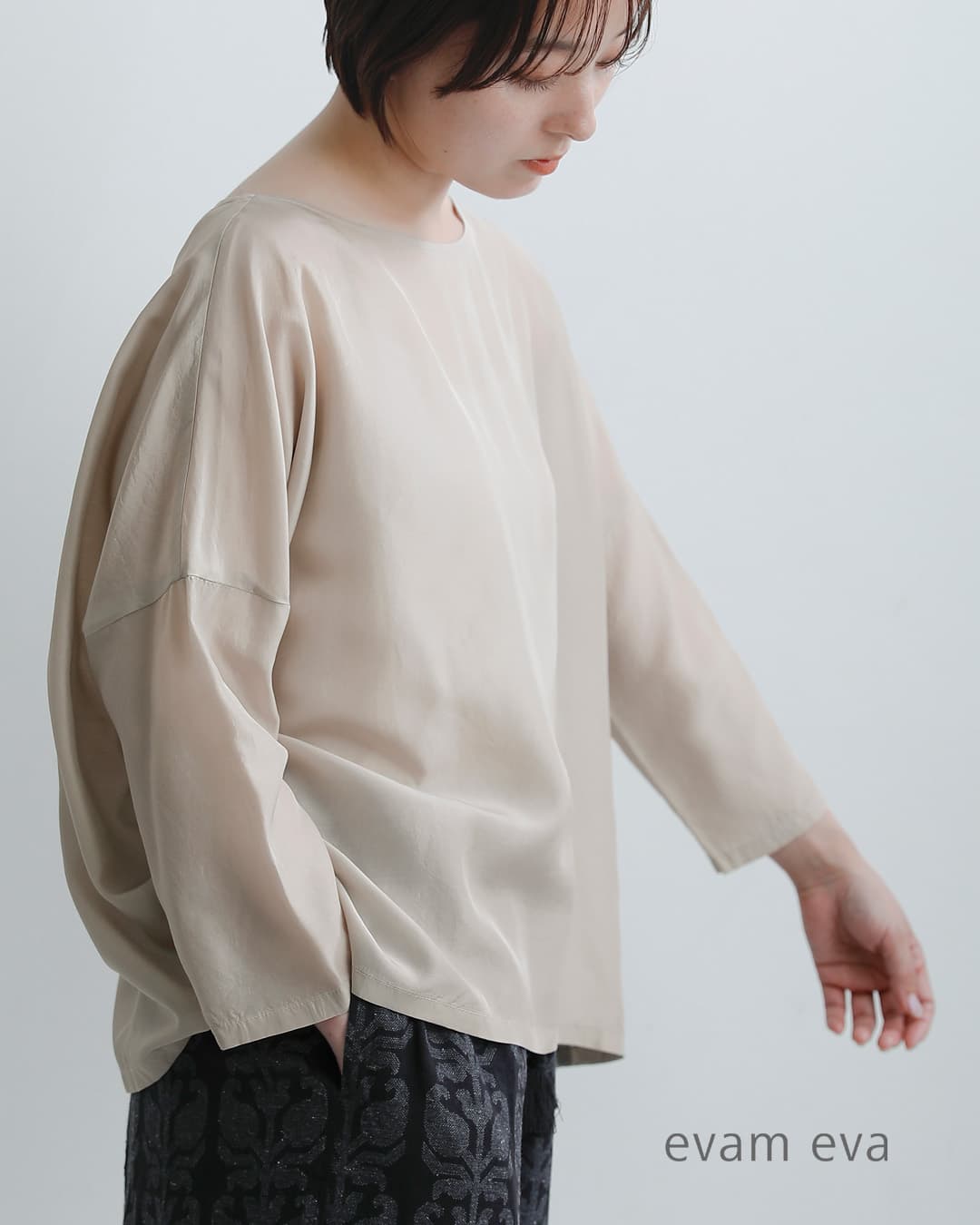 evam eva（エヴァムエヴァ） シルクブレンド プルオーバー e261t153 