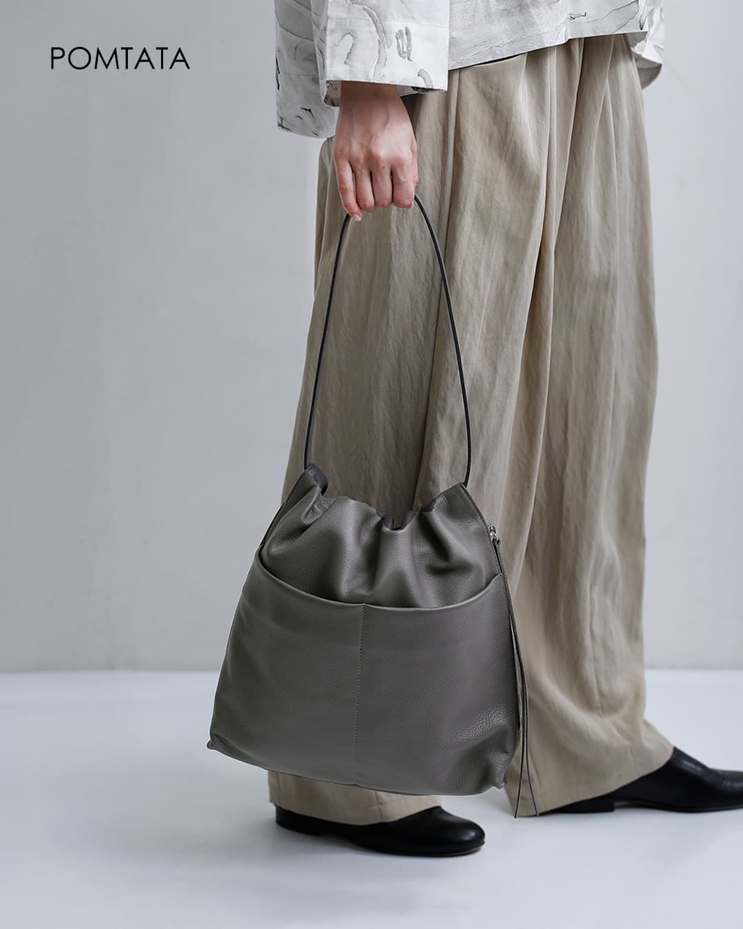 POMTATA（ポンタタ） カウレザー 巾着 変形トートバッグ TIO MA TOTE