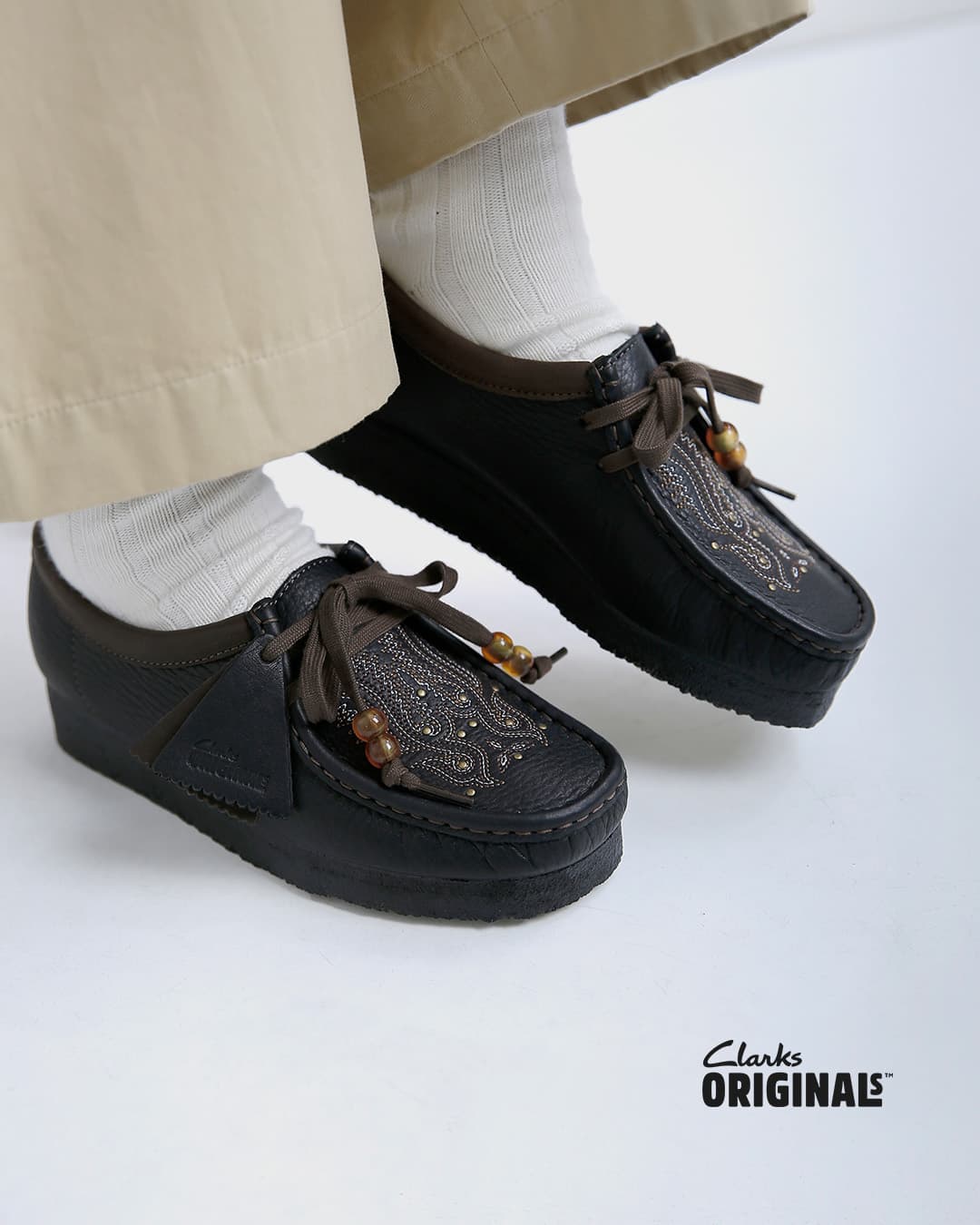 未使用　クラークス ワラビー レザー 本革 ブラック 黒 モカシン クラークス clarks レザー 刺繍 ワラビー クレープソール モカシン