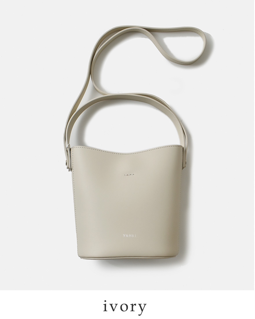 セール【未使用新品】YAHKI  本革ショルダーバッグ　ベージュ YAHKI ヤーキ シュリンク ダブルフェイスレザー ショルダーバッグ yh