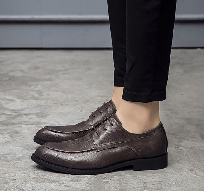 イギリスファッション メンズシューズ カジュアルシューズ チェック柄フォーマル レースアプ ロングノーズ 滑り止め 牛革 男性 紐 通気性 革靴 靴 本店 革靴