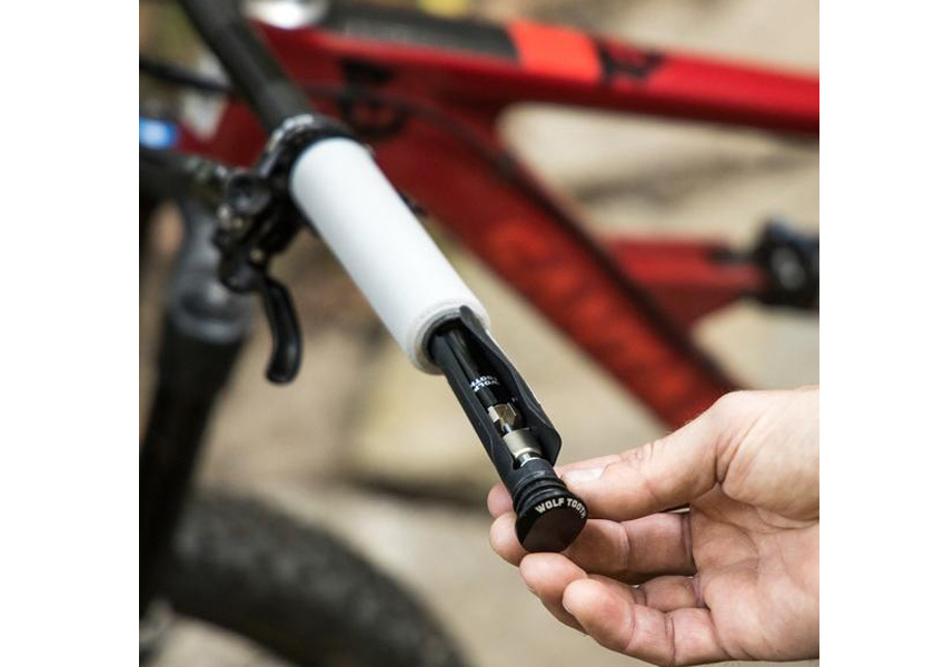 (取寄) ウルフトゥースコンポーネンツ エンケース システム ハンドルバー ストレージ スリーブ Wolf Tooth Components EnCase System Handlebar Storage Sleeves Black Wolf Tooth ウルフトゥース EnCase System Storage Sleeves 2セット