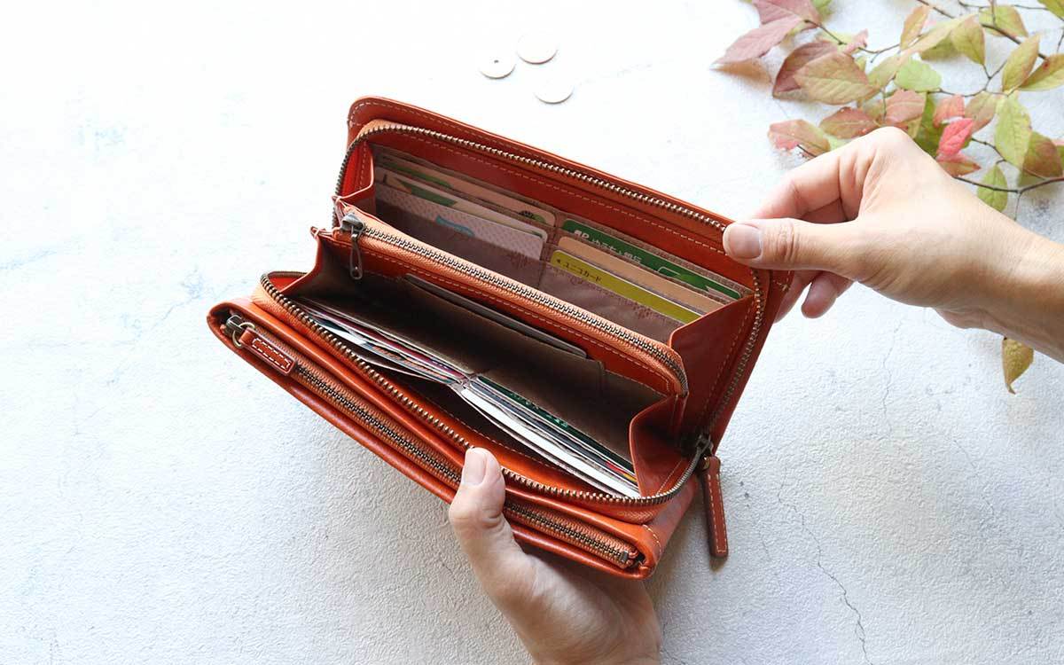 正規品Dakota長財布 ラウンドファスナー トリコローレ マルチ財布⭐️新品 Dakota 長財布 ラウンドファスナー 大容量 マルチ財布 通帳収納