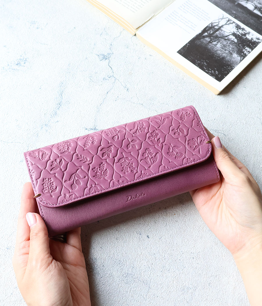 Dakota（ダコタ） かぶせ長財布 ボックス型小銭入れ 草花 エンボス柄