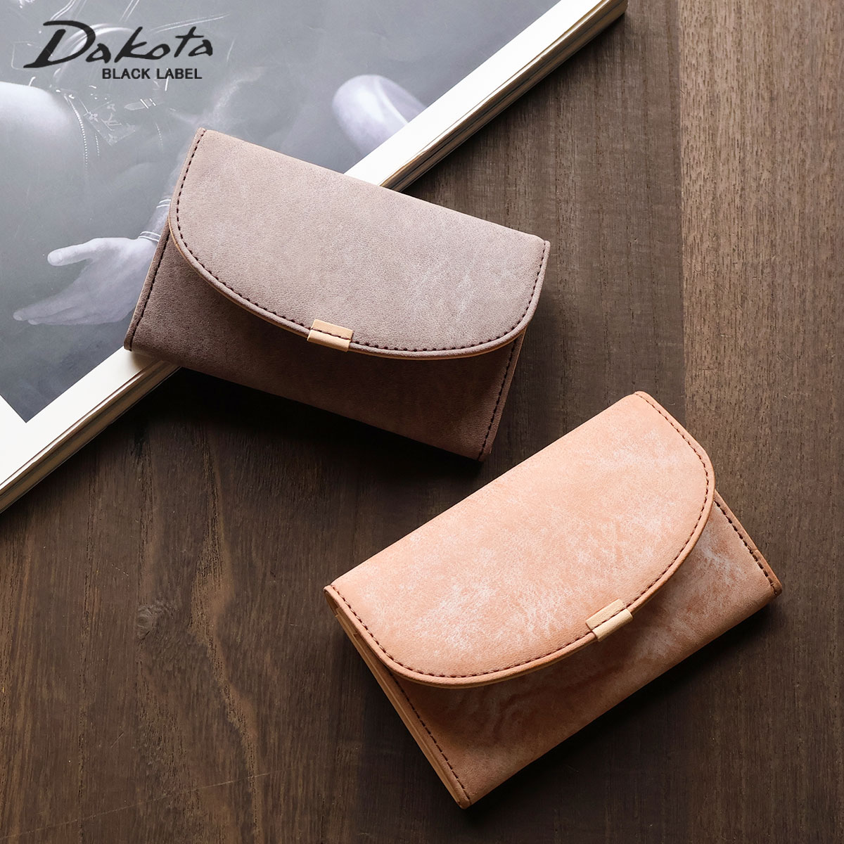 ダコタ 二つ折り財布 経年変化 ロウ ホワイトワックス Dakota BLACK