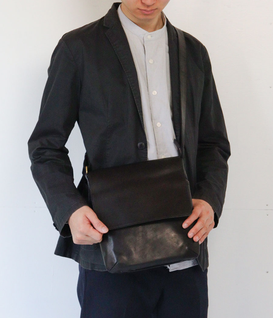 Dakota（ダコタ） ショルダーバッグ フラップショルダー 縦型 馬革