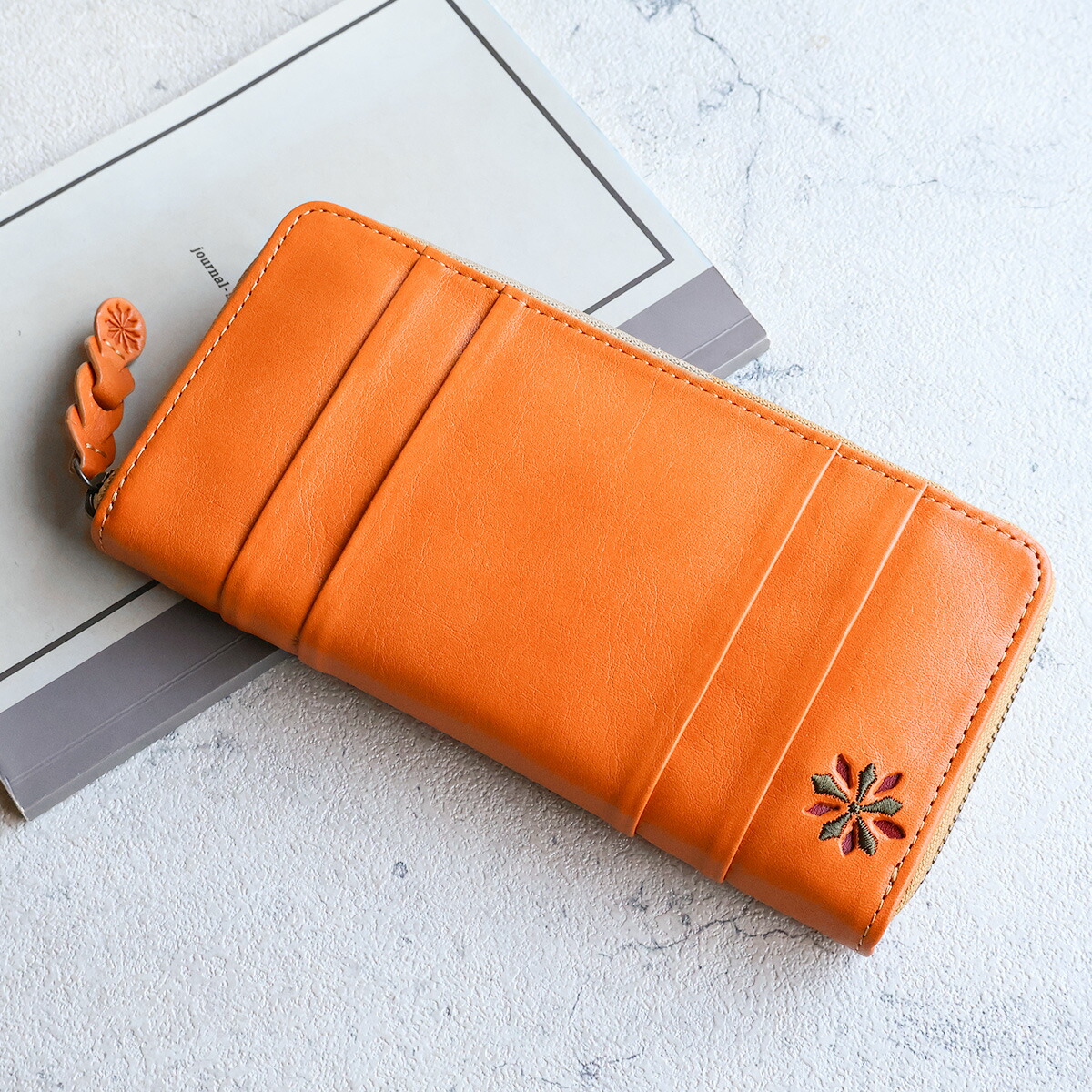 Sybilla（シビラ） ラウンドファスナー長財布 刺繍 パンチング 花 ワン