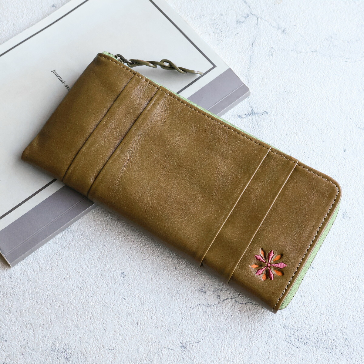 Sybilla（シビラ） L字ファスナー長財布 薄型 刺繍 パンチング 花 ワン