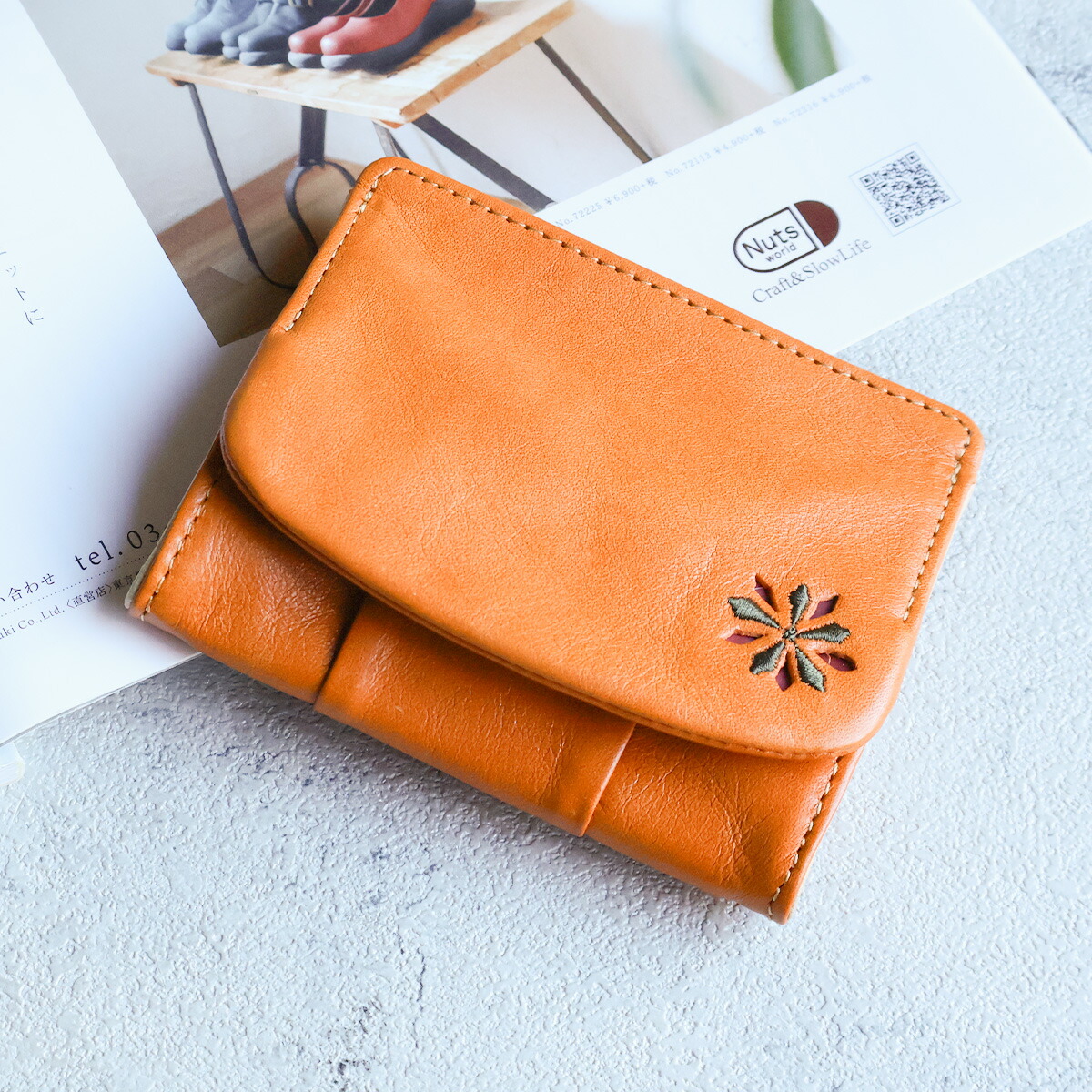 Sybilla（シビラ） ミニ財布 ボックス型小銭入れ 刺繍 パンチング 花 