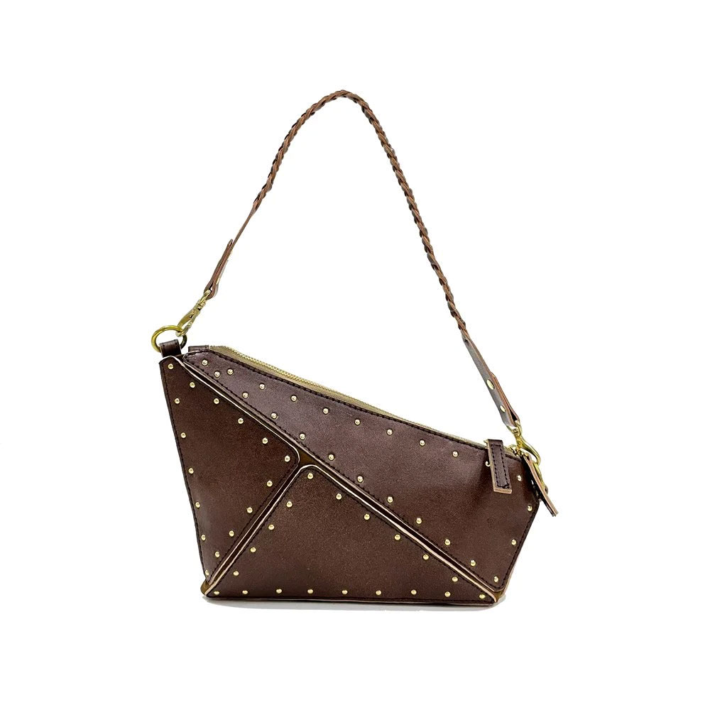 ✨️新品未使用✨️ロビタショルダーバッグ robita（ロビタ） 生産終了品 ショルダーバッグ カットワークフラップ