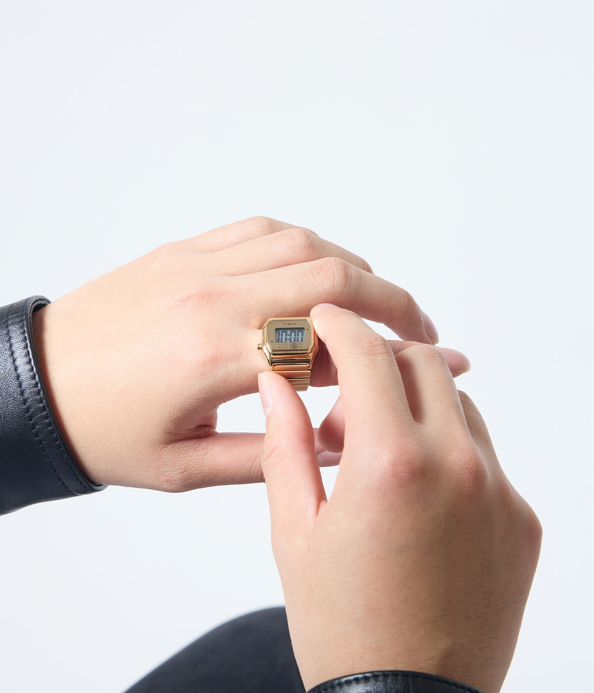 MM6 Timex Ring Watch メゾン マルジェラ timex releases MM6 maison margiela steel watch that fits around