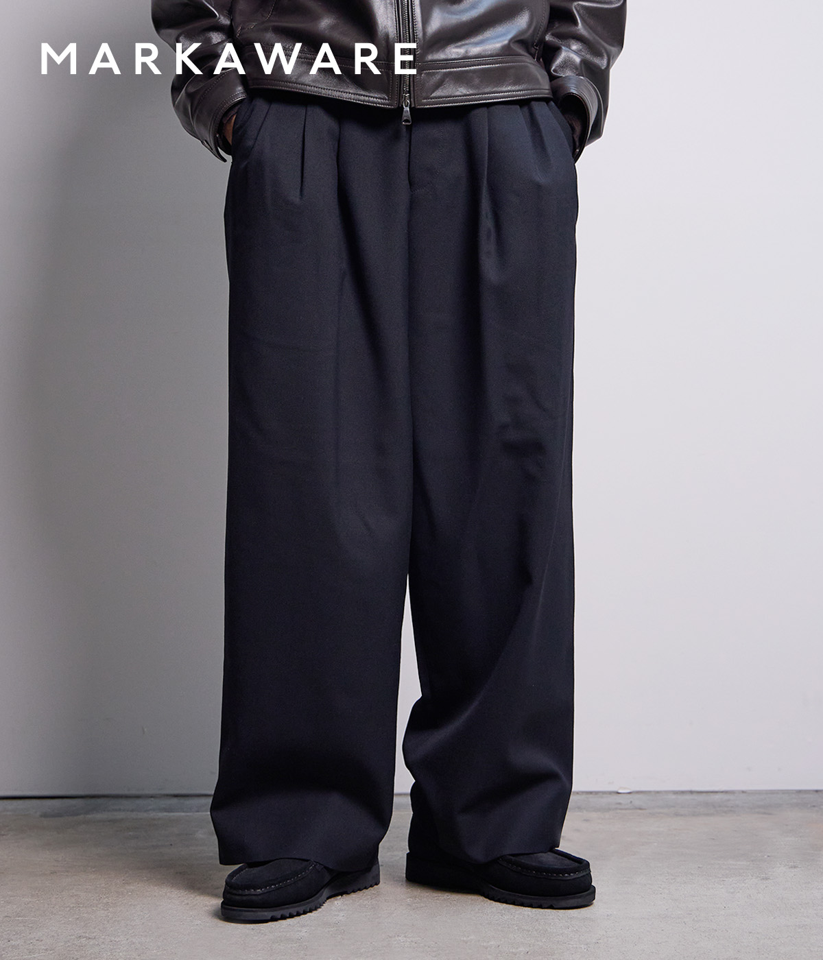 MARKAWARE / マーカウェア ： TRIPLE PLEATED WIDE TROUSERS ORGANIC WOOL SURVIVAL CLOTH / 全3色 ： A25C06PT02Cの画像