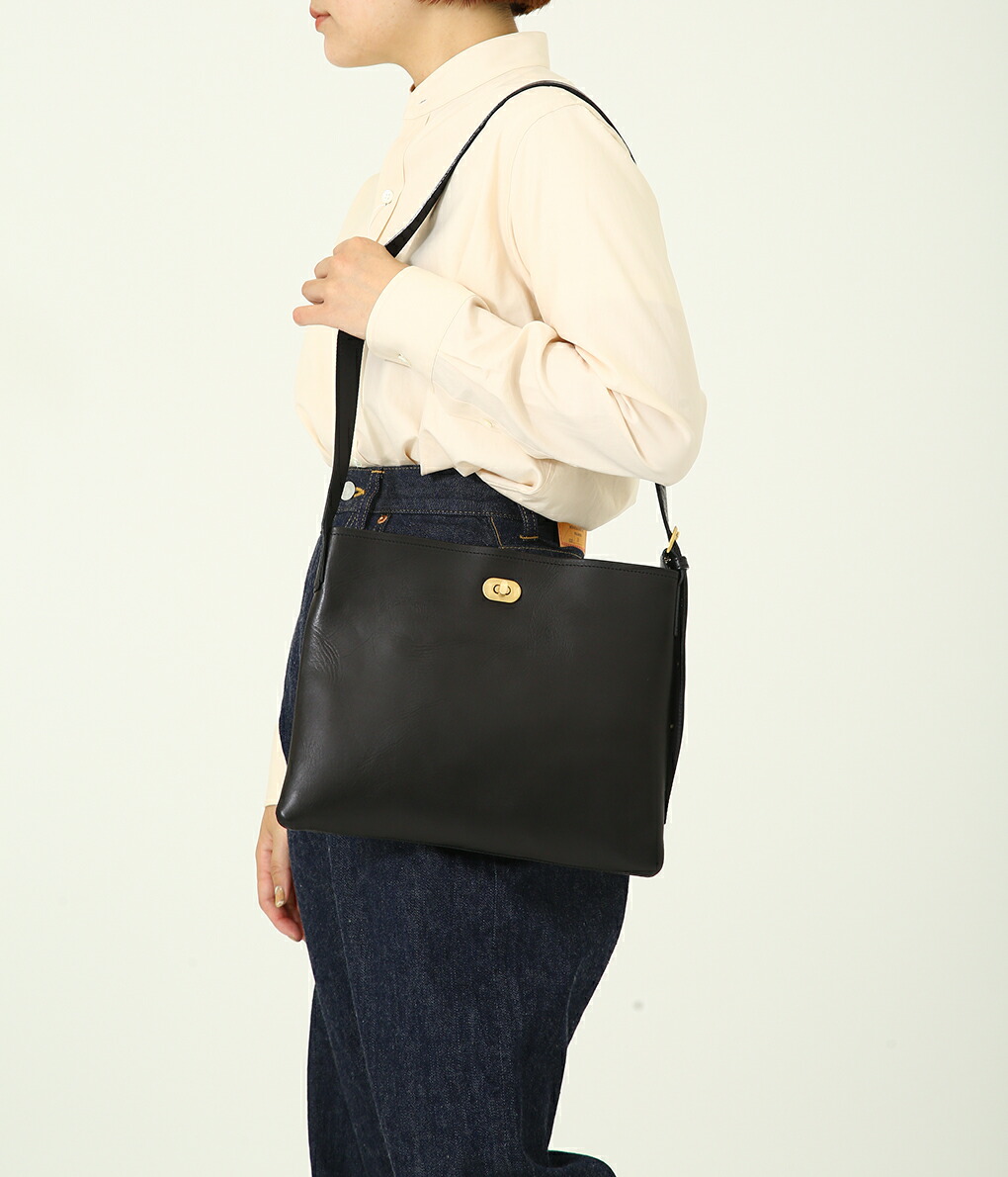 ブルー系有名ブランドmmmm様専用>>twist buckle bag S ショルダー ...