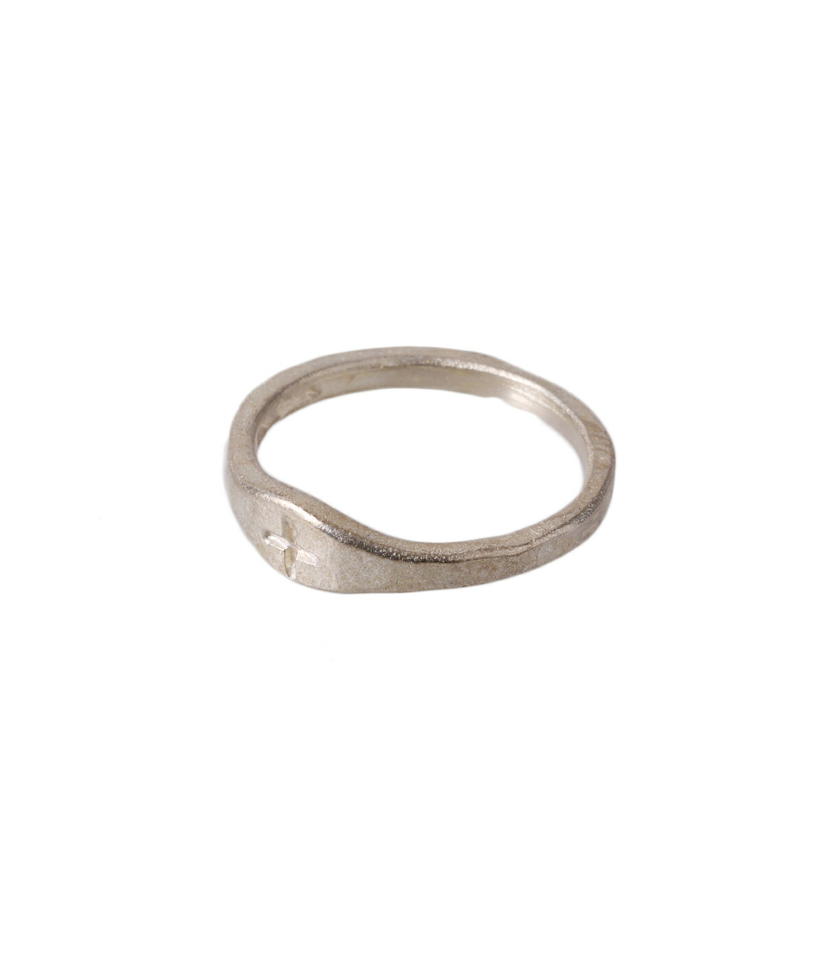 m.a+ / エムエークロス ： thin single carved cross ring ： AG802