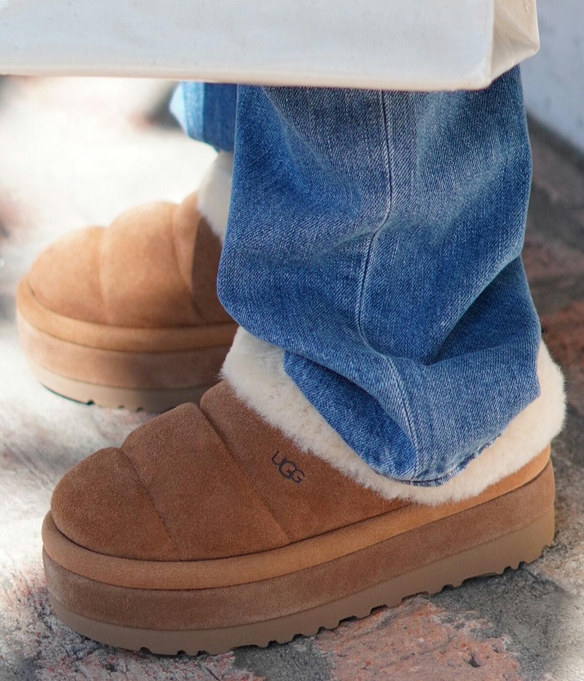在庫処分【UGG】TAZZLITA サンダル/送料込 UGG Tazzlita Chestnut Platform Slipper Women's US sizes 5-12
