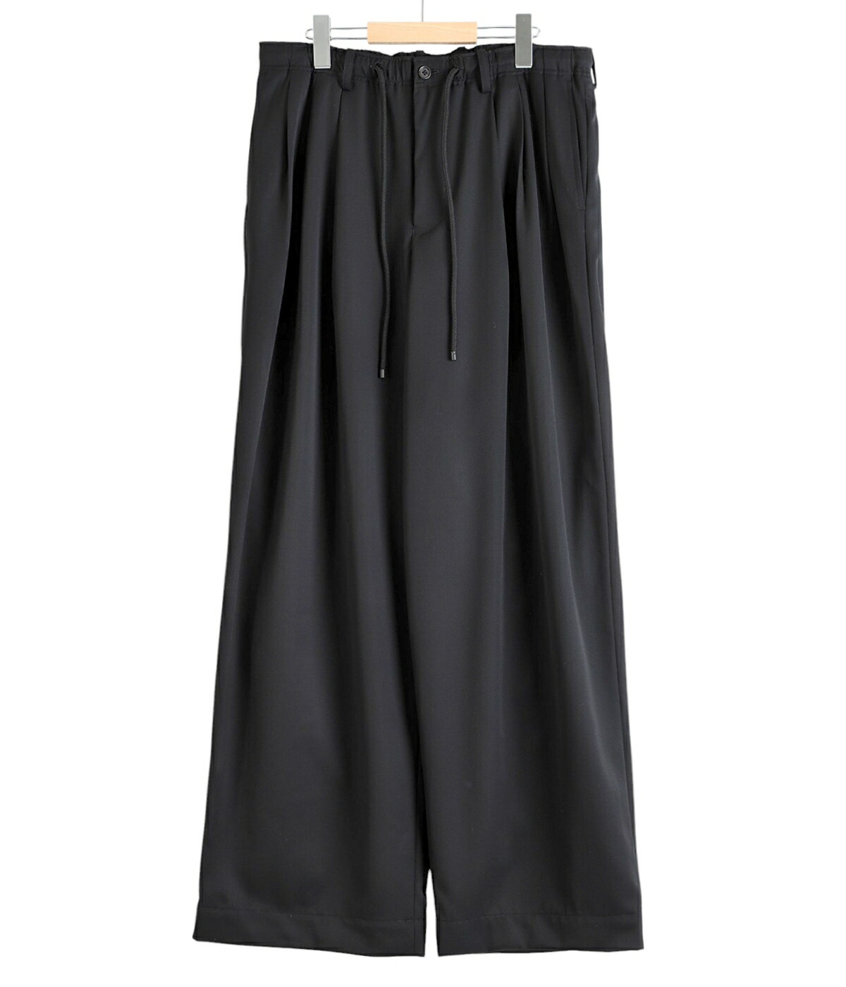 markaware（マーカウェア） ： TRIPLE PLEATED EASY TROUSERS ORGANIC