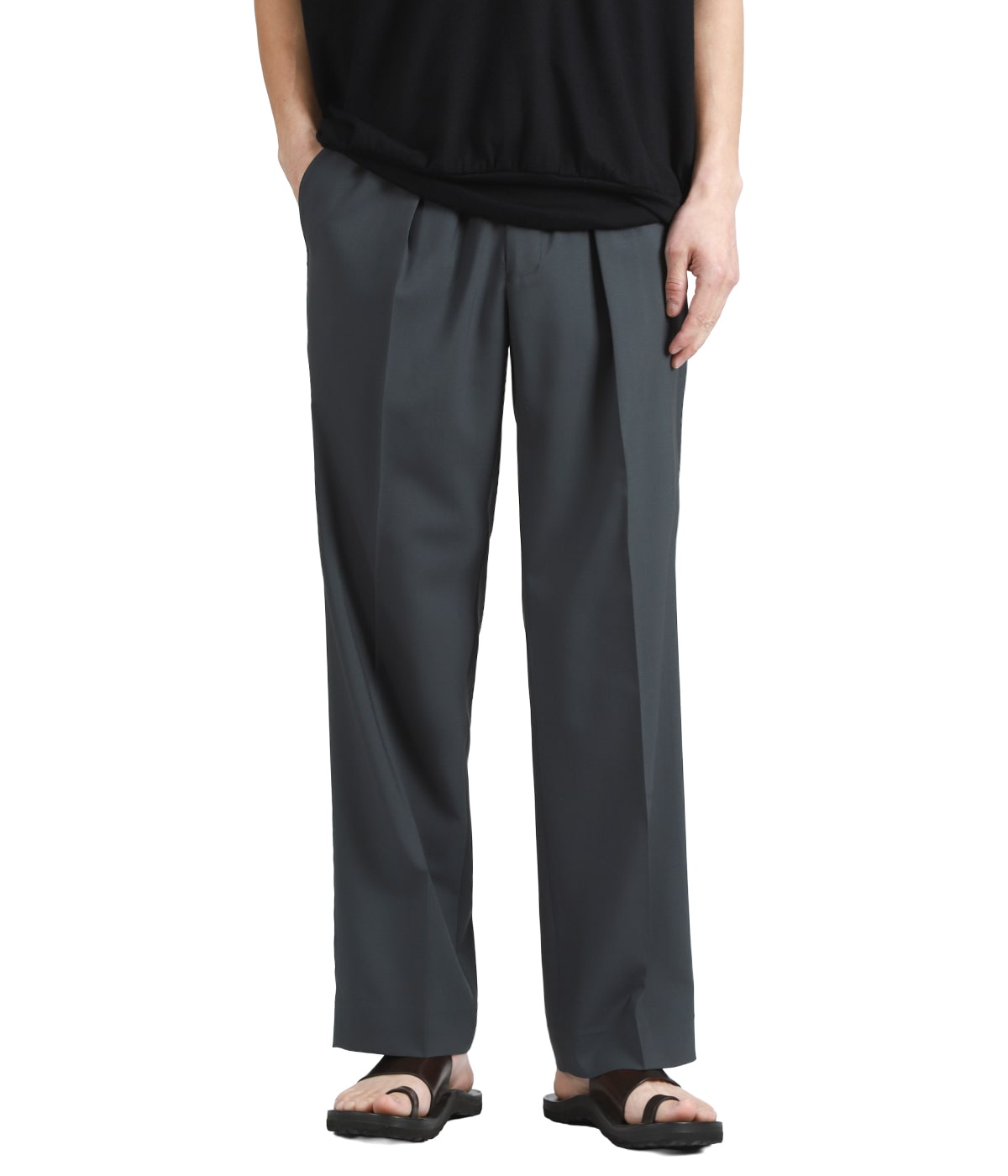 markaware（マーカウェア） ： ONE TUCK TAPERED EASY PANTS -ORGANIC