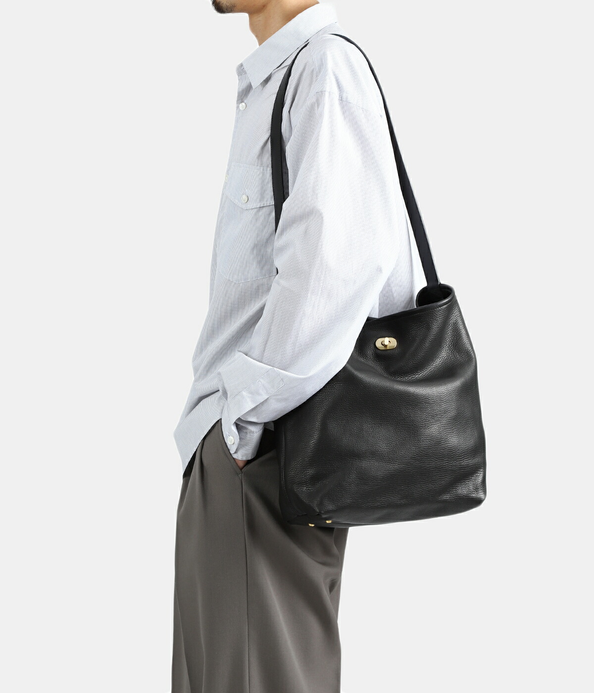 Hender Scheme（エンダースキーマ） ： twist shoulder large ： zw-b