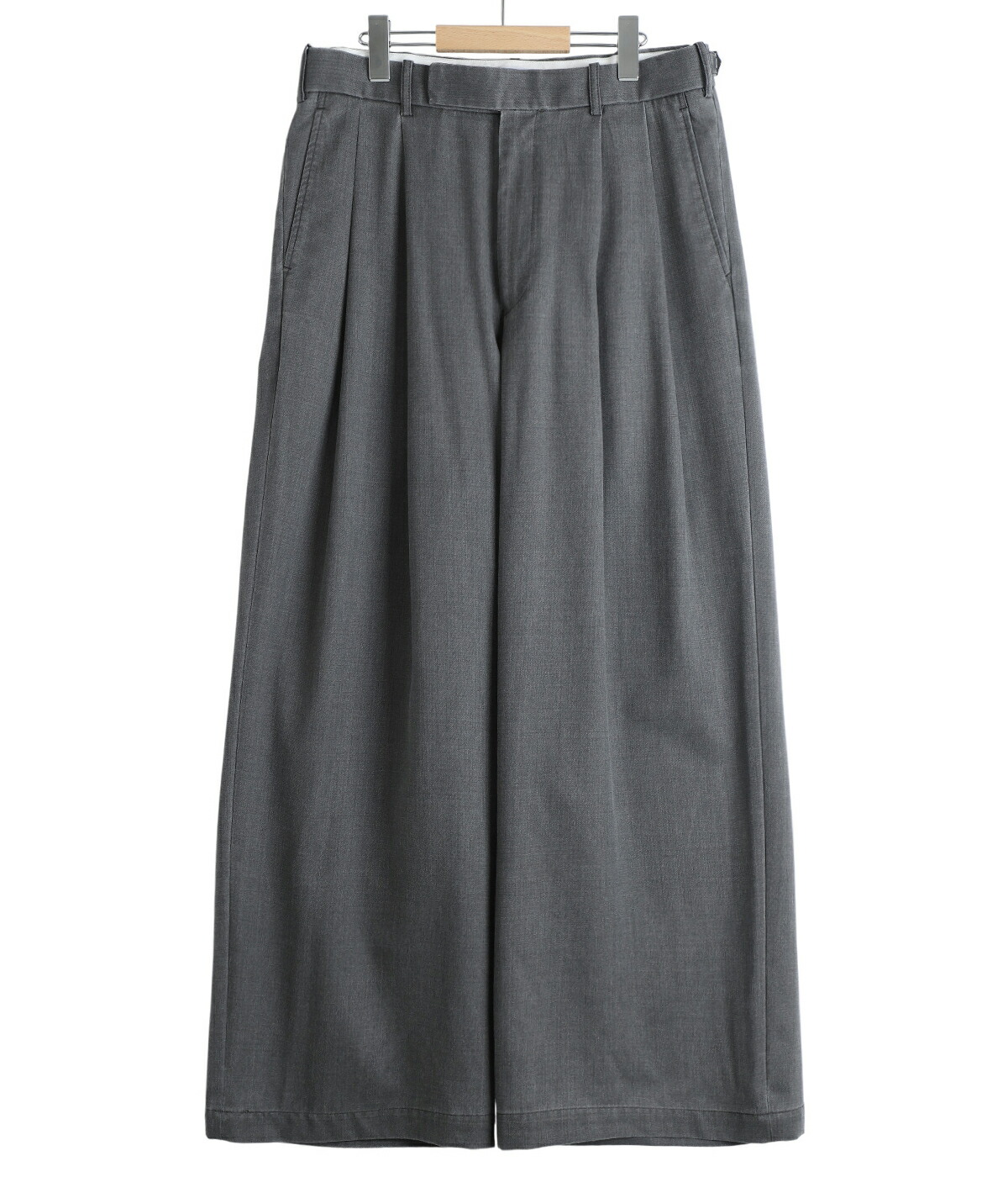 marka / マーカ ： TWO TUCK BUGGY TROUSERS -WASHABLE 2/72 WOOL GABARDINE PIGMENT PRINT- ： M26A03PT01Cの画像