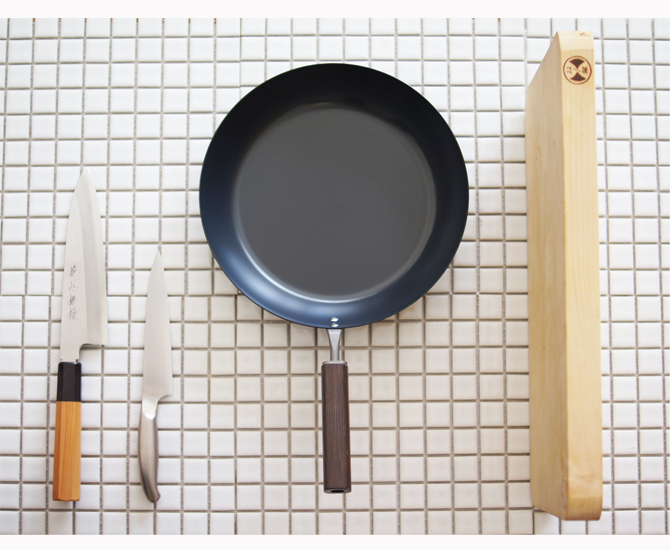 鉄 フライパン 26cm 日本製 IH対応 ガス火 鉄製 美デザイン 「鉄の