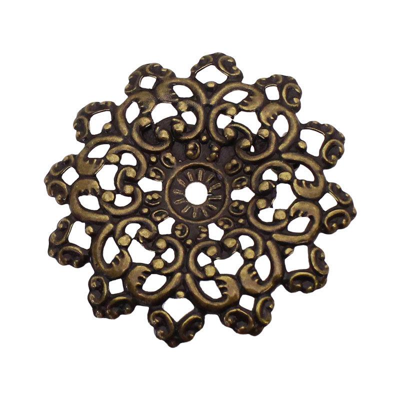 ブローチ コサージュ 花柄 幾何学 透かしパーツ 47.5mm×47.5mm 1個 