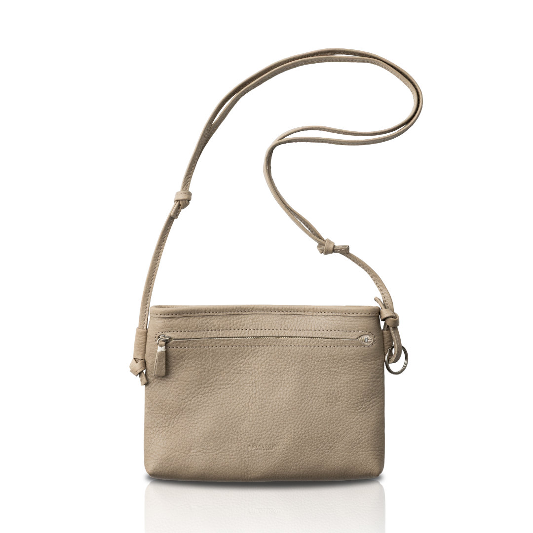 ART BROWN（アートブラウン） サコッシュバッグ 本革 レザー