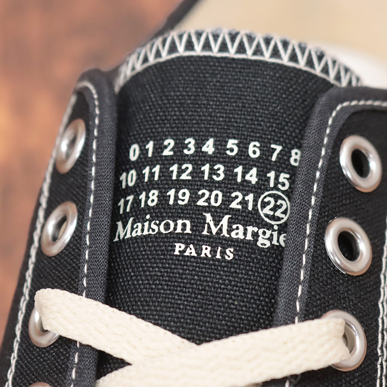 【残りわずか】MAISON MARGIELA タビ キャンバス スニーカー 22新作 メゾンマルジェラ 「タビ」キャンバス スニーカー