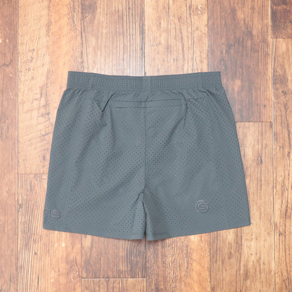 SKINS　スキンズ　トレーニングショーツ　パンツ　Мサイズ SKINS パンツ SKINS（スキンズ）パンチングランニングショート