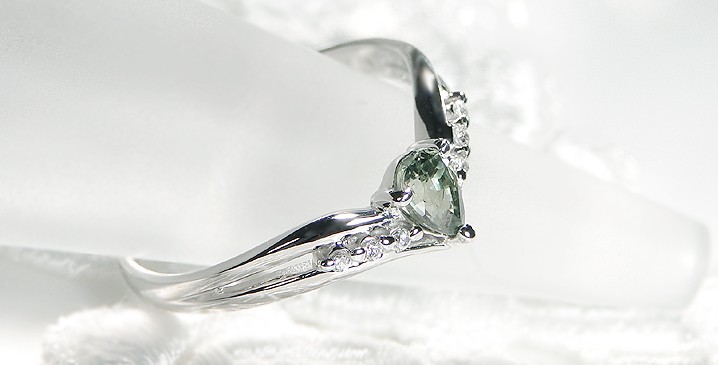 ファンシーカラーサファイアとダイヤモンドのリング PT950 #17