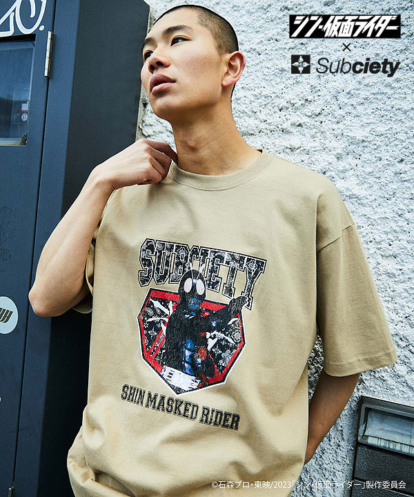 シン・仮面ライダー×SUBCIETY サブサエティ Tシャツ SUBCIETY SHIN MASKED RIDER TEE メンズ コラボ