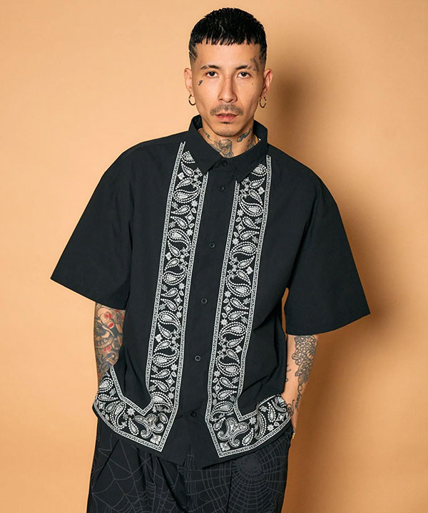 Subciety（サブサエティ） シャツ SUBCIETY Embroidery bandanna shirt