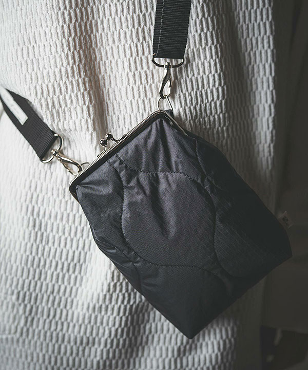 2025 秋冬 1st 先行予約 11月下旬〜12月上旬入荷予定 GLIMCLAP グリムクラップ Clasp design mini bag-Wave quilt fabric- メンズ atfacc GLIMCLAP 2025 秋冬 1st 先行予約 11月下旬〜12月上旬入荷予定 グリム