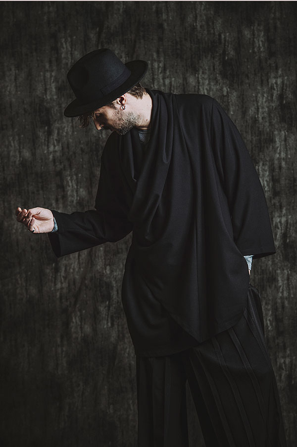 2025 秋 先行予約 10月上旬入荷予定 NO ID. BLACK ノーアイディー マルチWAYドレープガウン メンズ ガウン キャンセル不可 atftps NO ID.（ノーアイディー） 2025 秋 先行予約 10月上旬入荷予定 ガウン