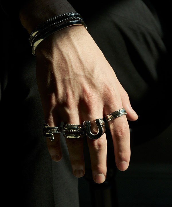 CRIMIE バングル CRIMIE（クライミー） ブレスレット CRIMIE PYRAMID STUDS GUADALUPE