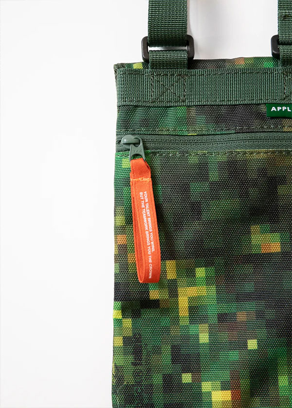 APPLEBUM（アップルバム） ネックポーチ “Pixel Camo” Neck Pouch