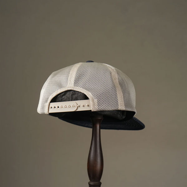 ウィアード weirdo メッシュキャップ　新品未使用品 WEIRDO（ウィアード） キャップ WEIRDO WRD FINK - DENIM TRUCKER CAP