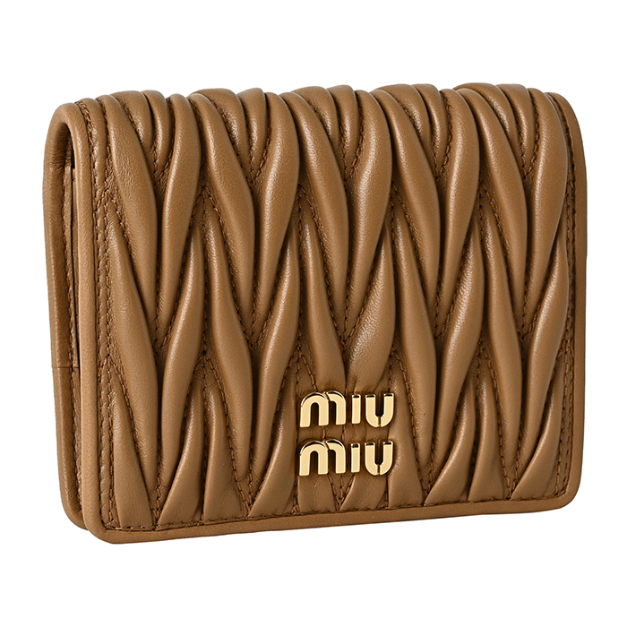 ⭐️未使用級⭐️ MIU MIU マテラッセ　コンパクトウォレット　ゴールド金具 ⭐️未使用級⭐️ MIU MIU マテラッセ コンパクトウォレット ゴールド