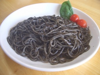 お野菜パスタ　ロング　竹炭のスパゲッティーニ